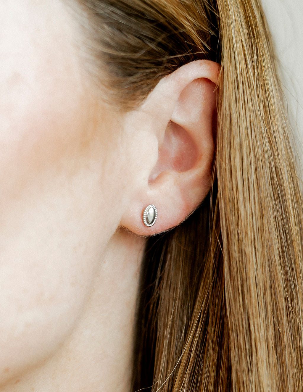 Screwback Stud Earrings - Drew Oval Silver