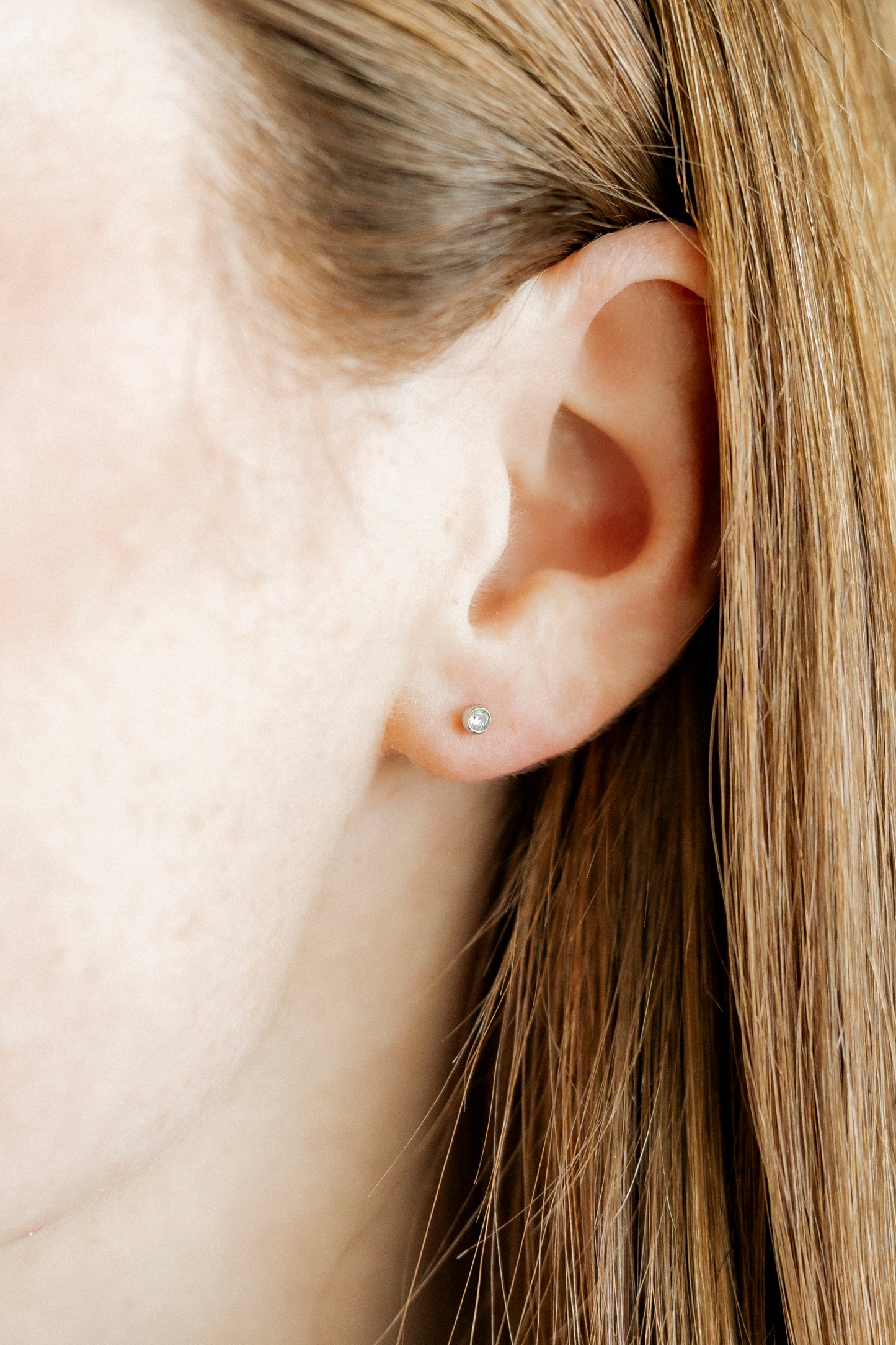 Screwback Stud Earrings - Cooper Clear Silver