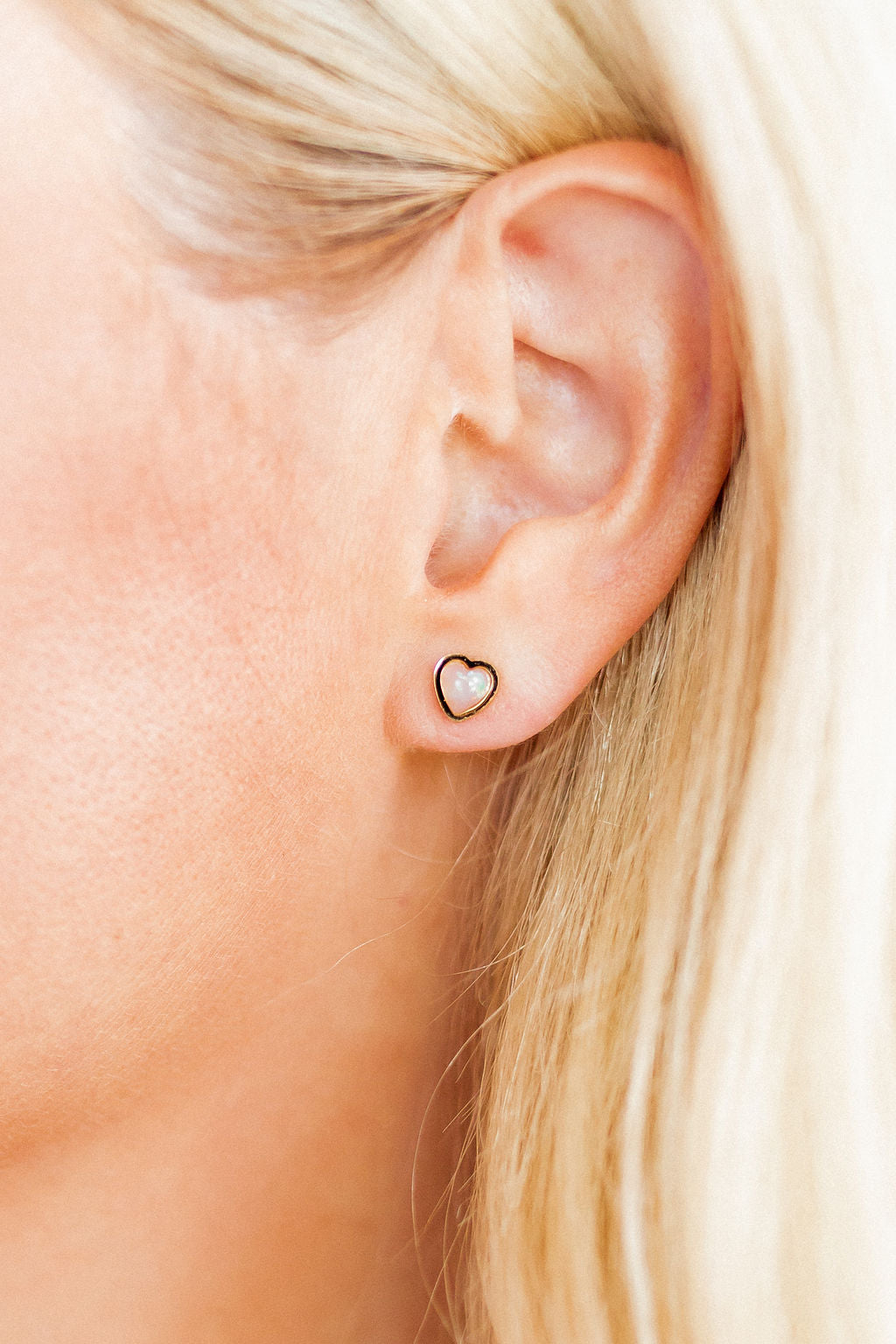 Screwback Stud Earrings - Tara Light Pink