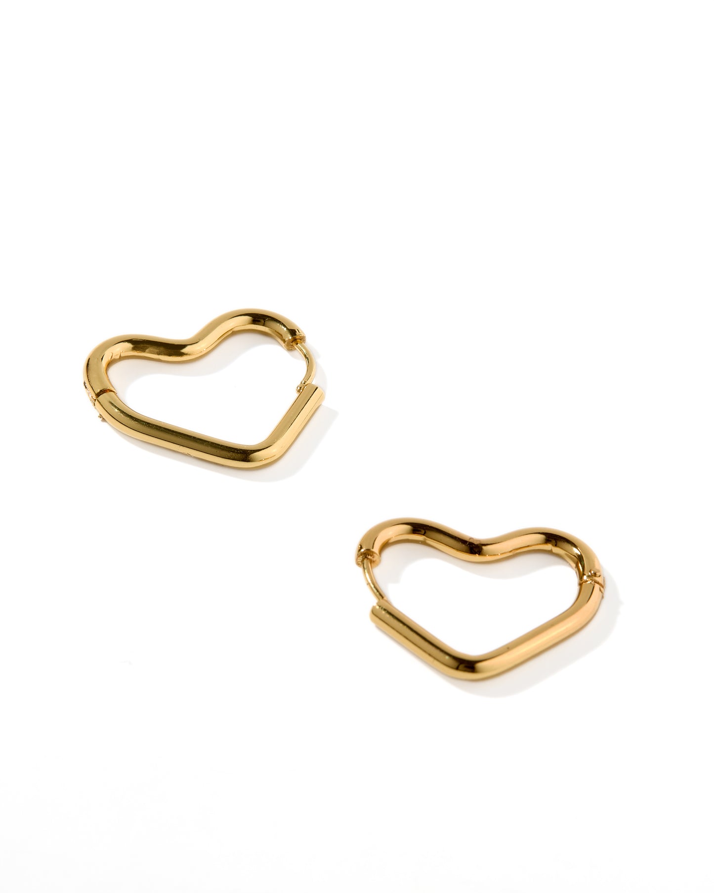Huggie Earrings - Caden Heart Gold