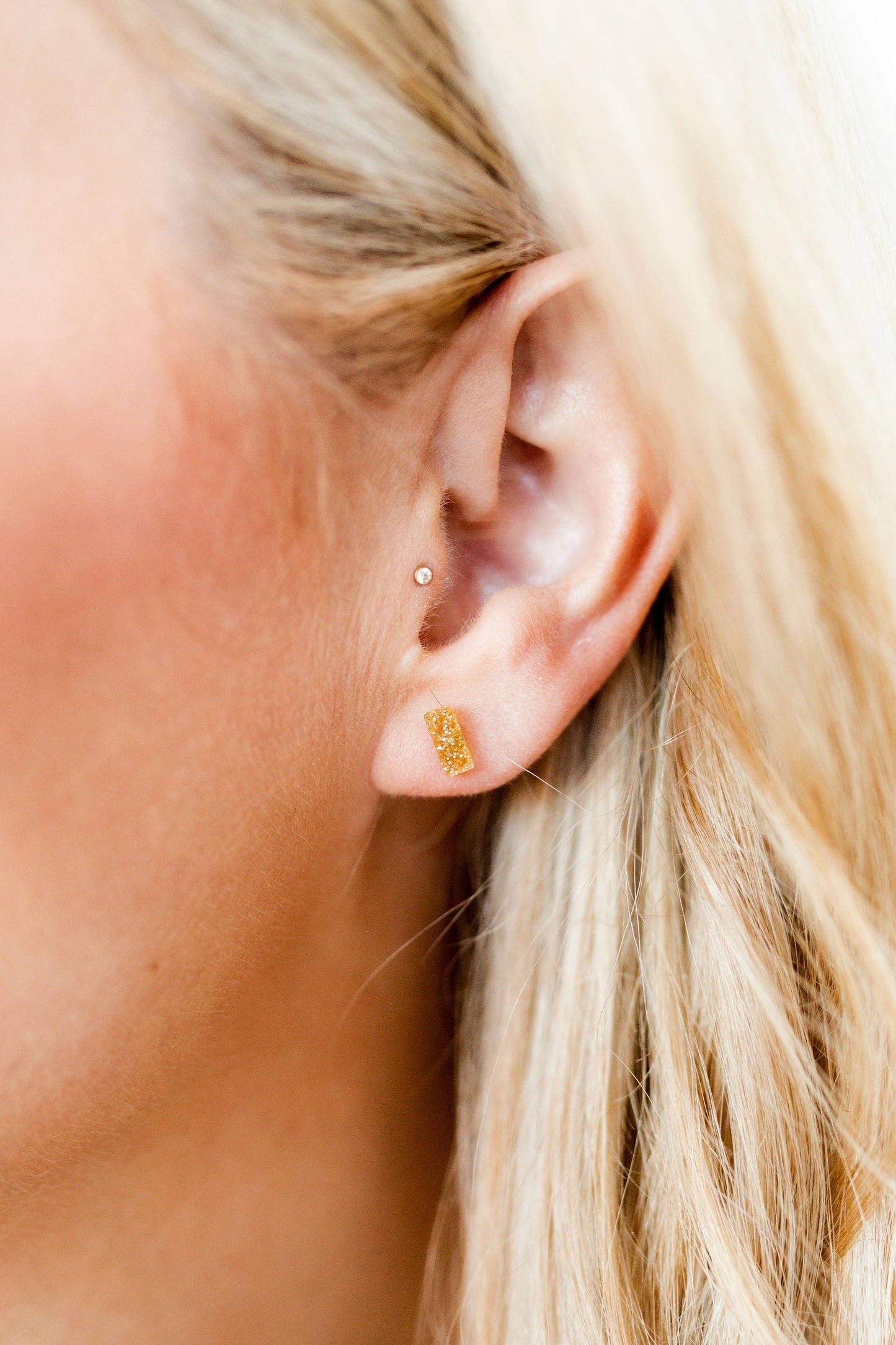 Caroline - Gold Glitter - Earrings