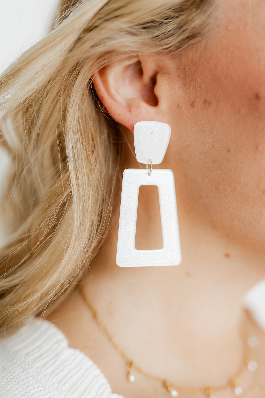 Kennedy Statement Earrings - White Glitter - LINNY CO WholesaleAcetate