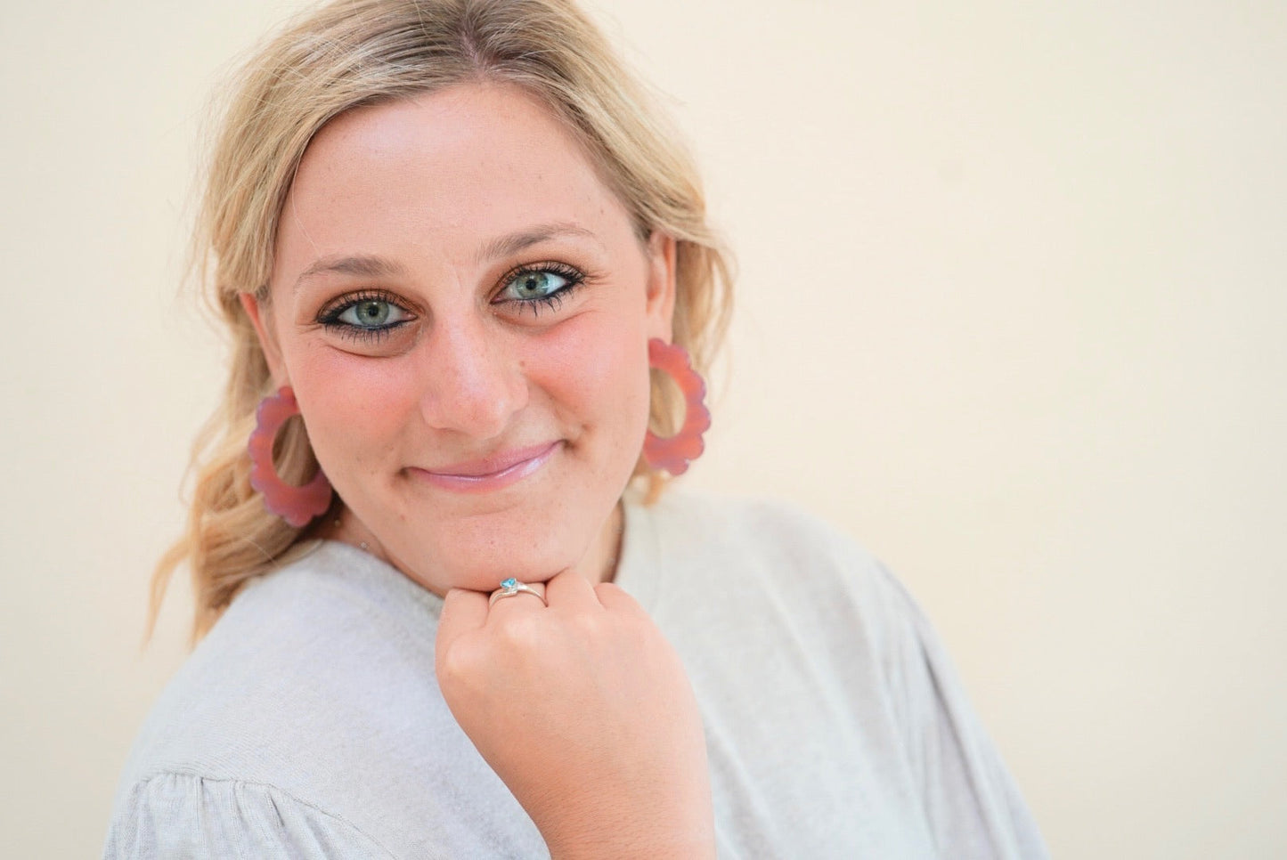 Margo Scallop Hoop Earrings - Mauve
