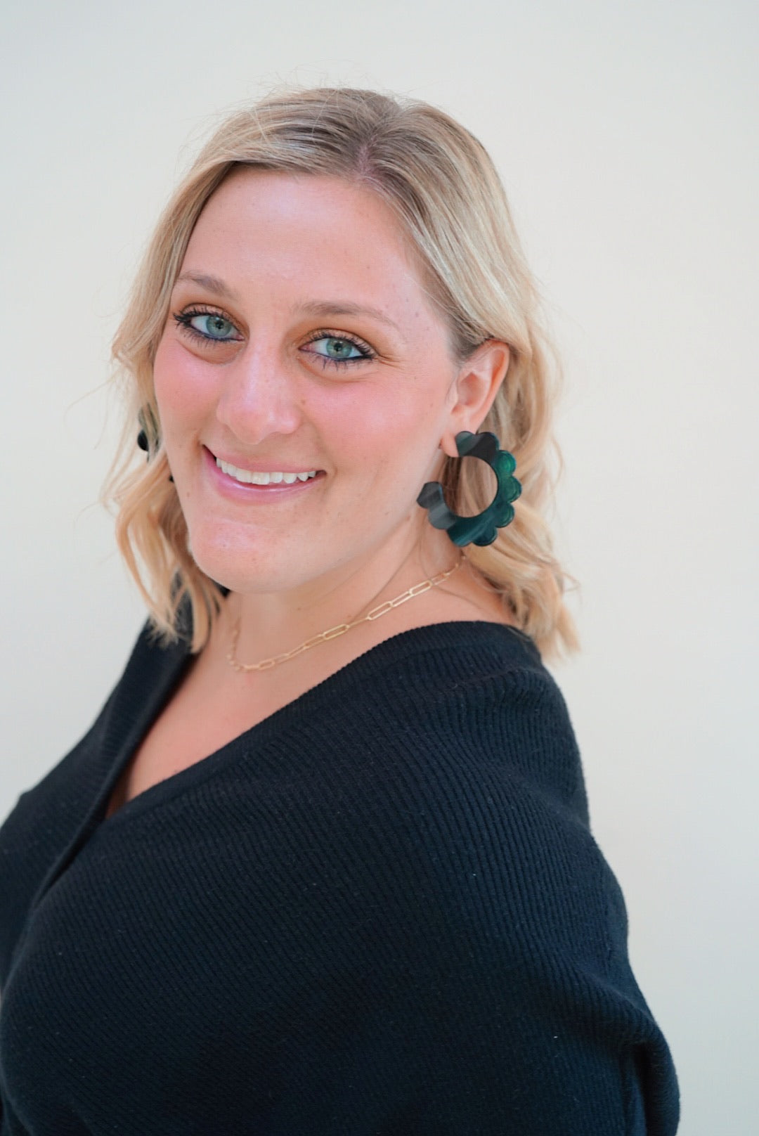 Margo Scallop Hoop Earrings - Dark Green