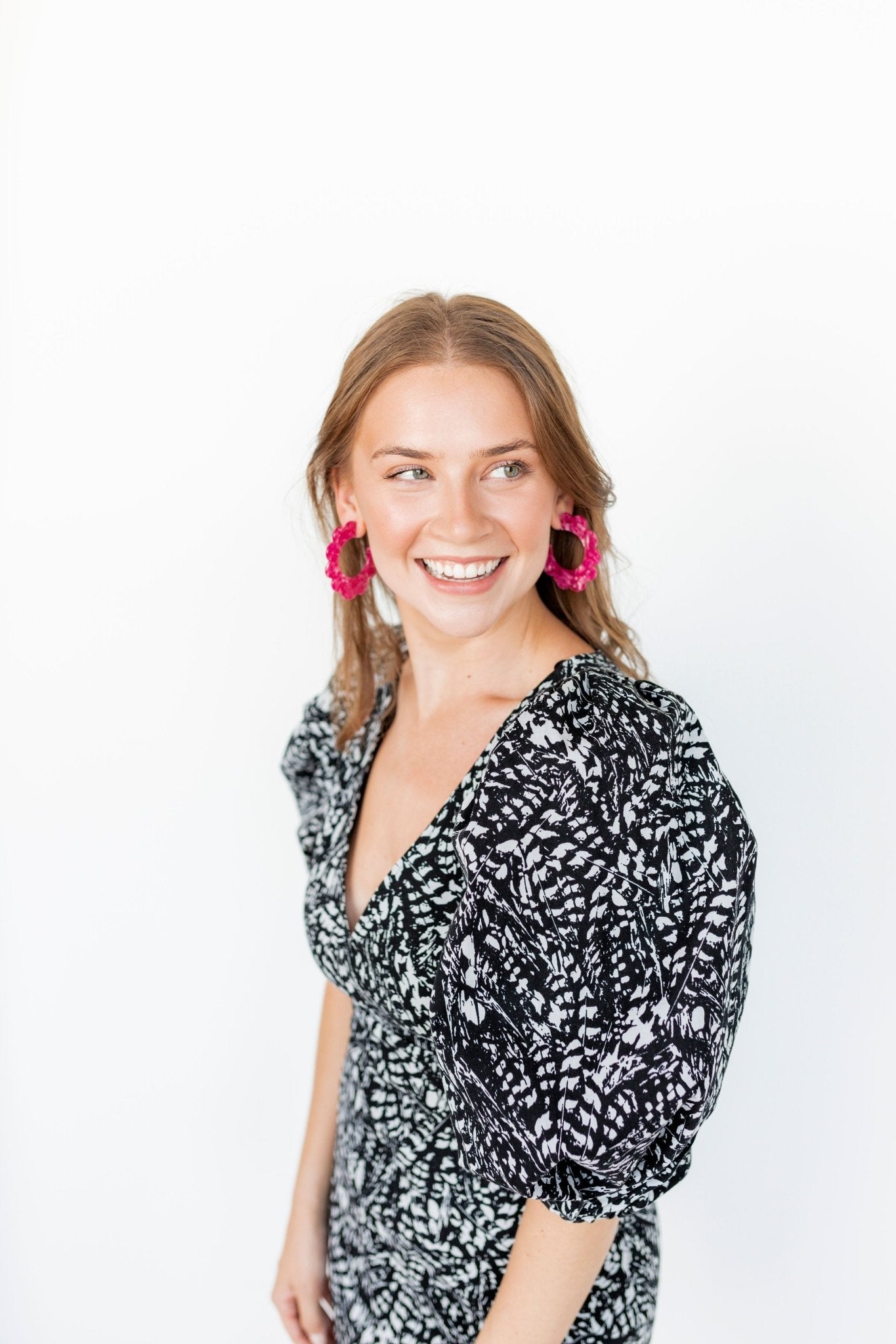 Margo Scallop Hoop Earrings - Pearlized Pink - LINNY CO WholesaleAcetate