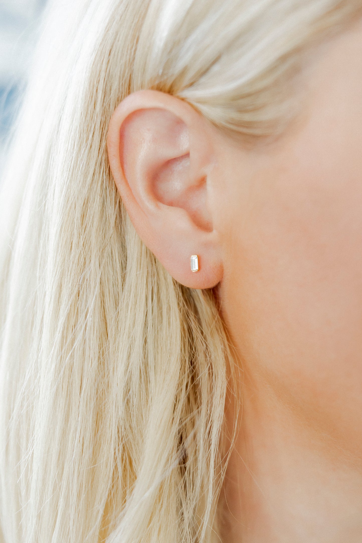 Screwback Stud Earrings - Amber