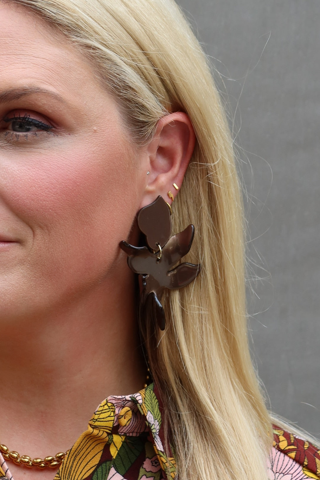 Screwback Stud Earrings - Micro Lightening Bolt