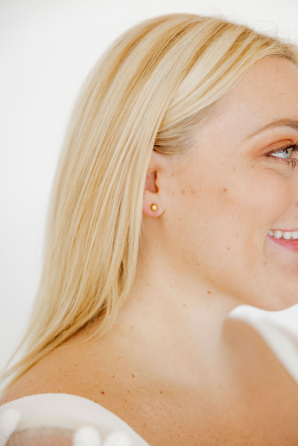 Screwback Stud Earrings - Vera Round 6mm