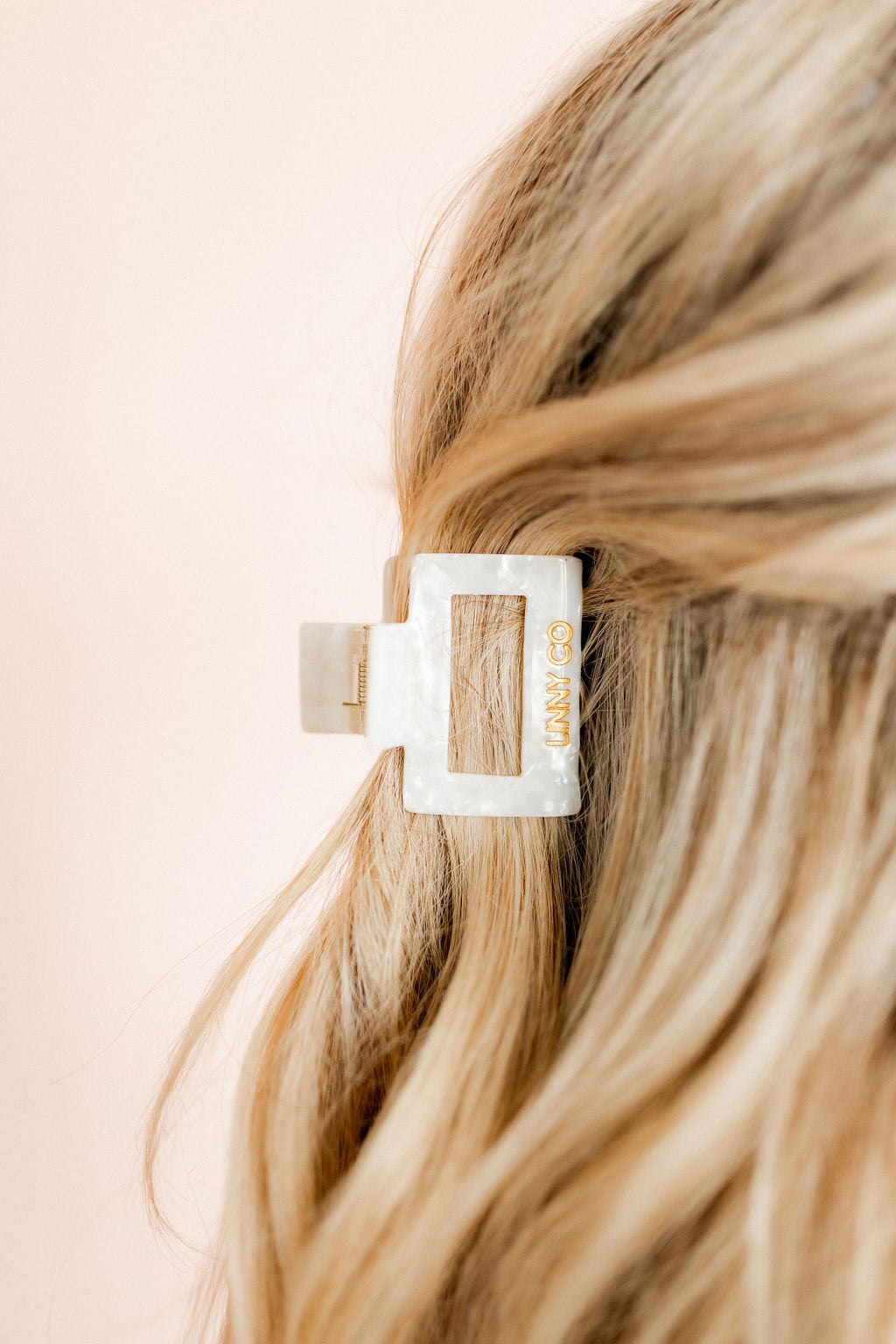 Hair Clip - Bailey - Pearl White