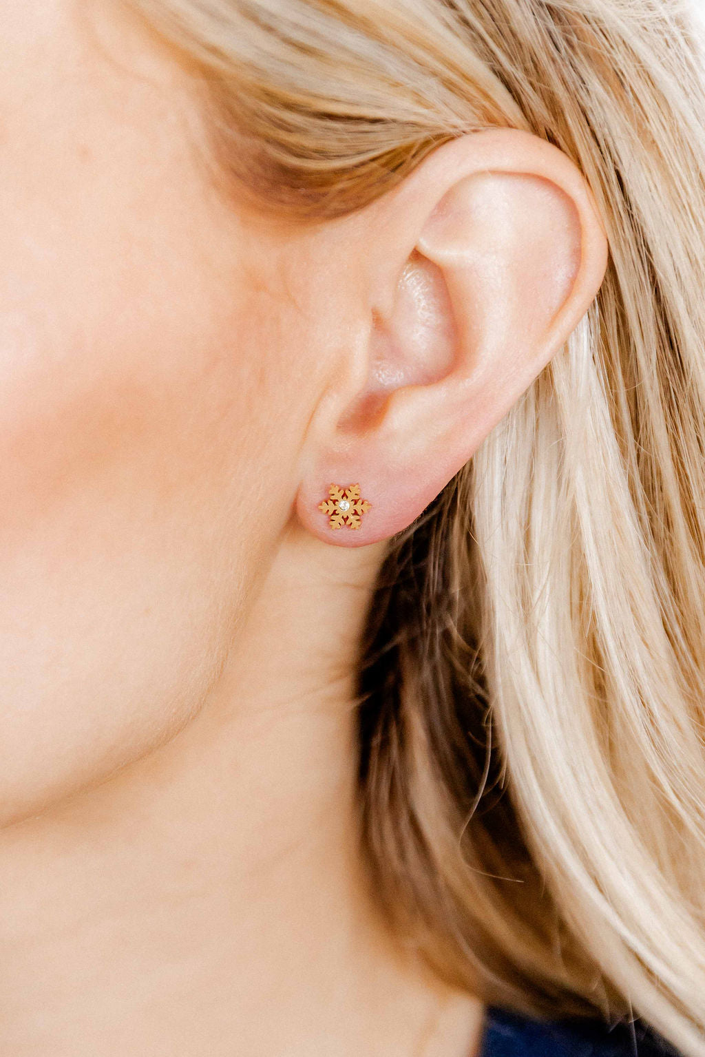 Screwback Stud Earrings - Snowflake Gold