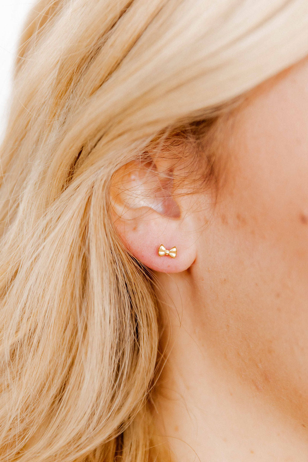 Screwback Stud Earrings - Tori