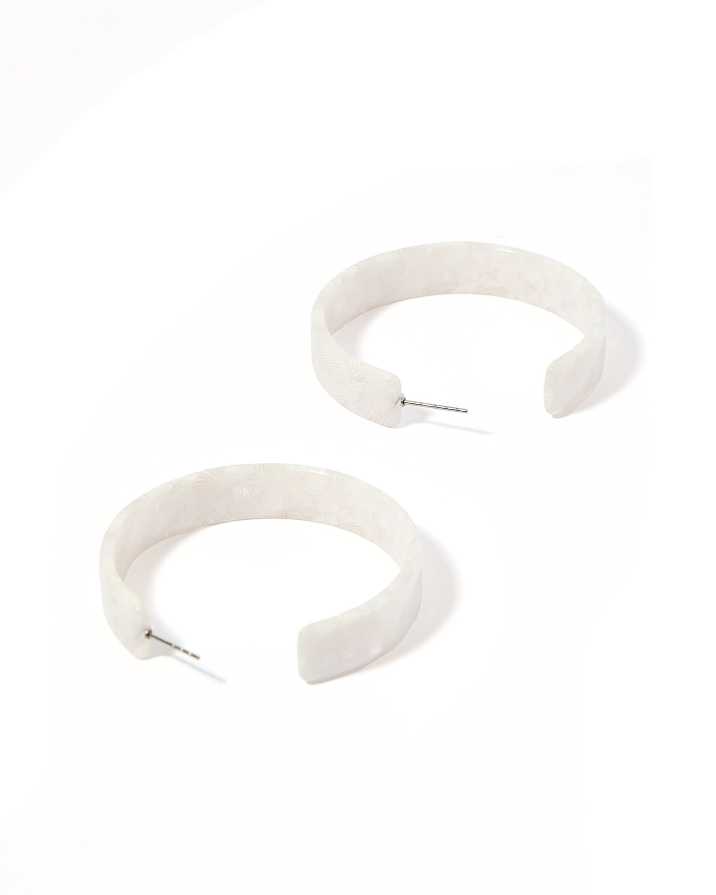 Ashley - Medium Hoop - White Shell - Earrings