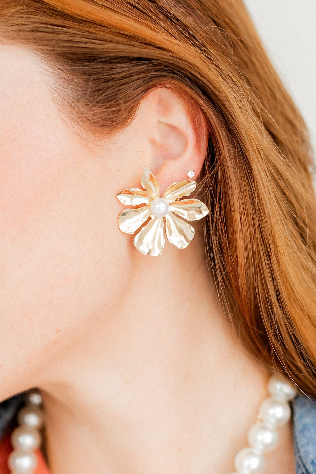 Ainsley Gold Flower Earrings - LINNY CO WholesaleMetals