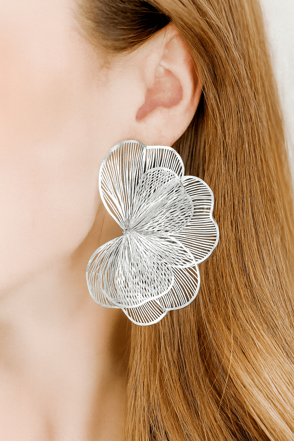 Amanda Flower Statement Earrings - Silver - LINNY CO WholesaleMetals