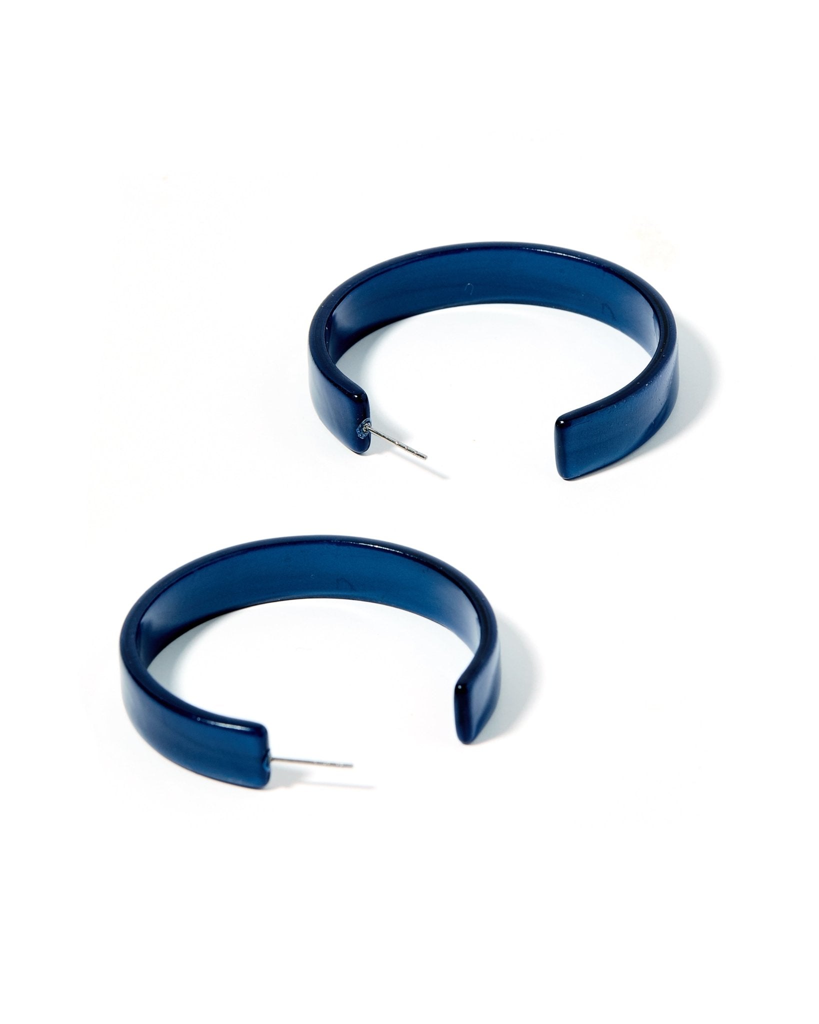Ashley - Medium Hoop - Navy - Earrings - LINNY CO WholesaleAcetate