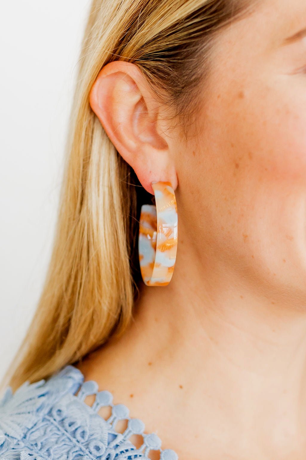 Ashley - Medium Hoop - Sunrise - Earrings - LINNY CO WholesaleAcetate