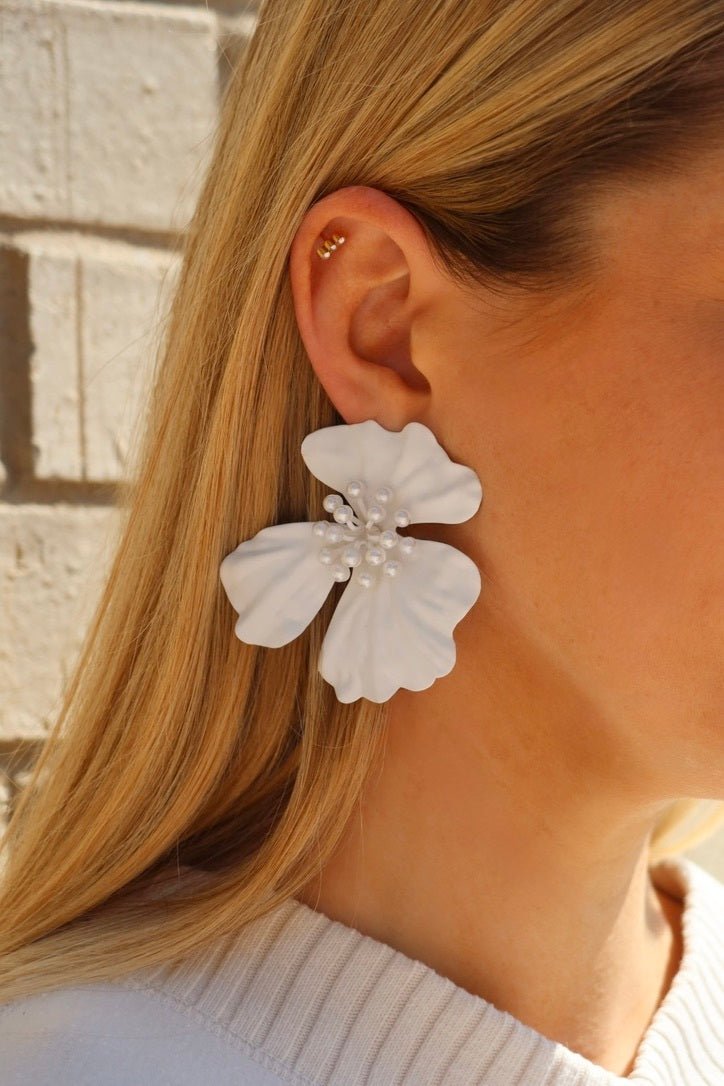 Capri Statement Earrings - White - LINNY CO WholesaleMetal