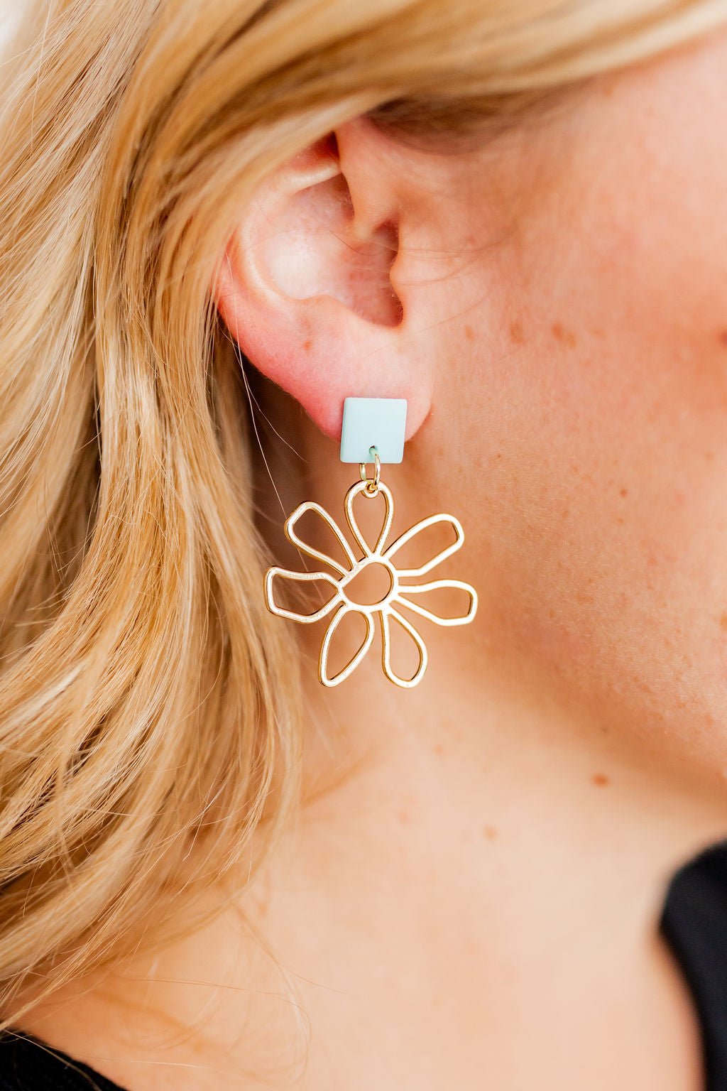 Daisy - Blue - Earrings - LINNY CO WholesaleAcetate