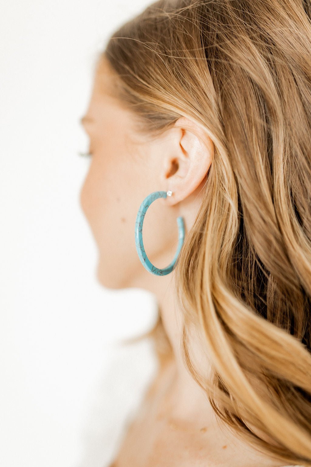 Holly Medium Hoop Earrings - Turquoise - LINNY CO WholesaleAcetate