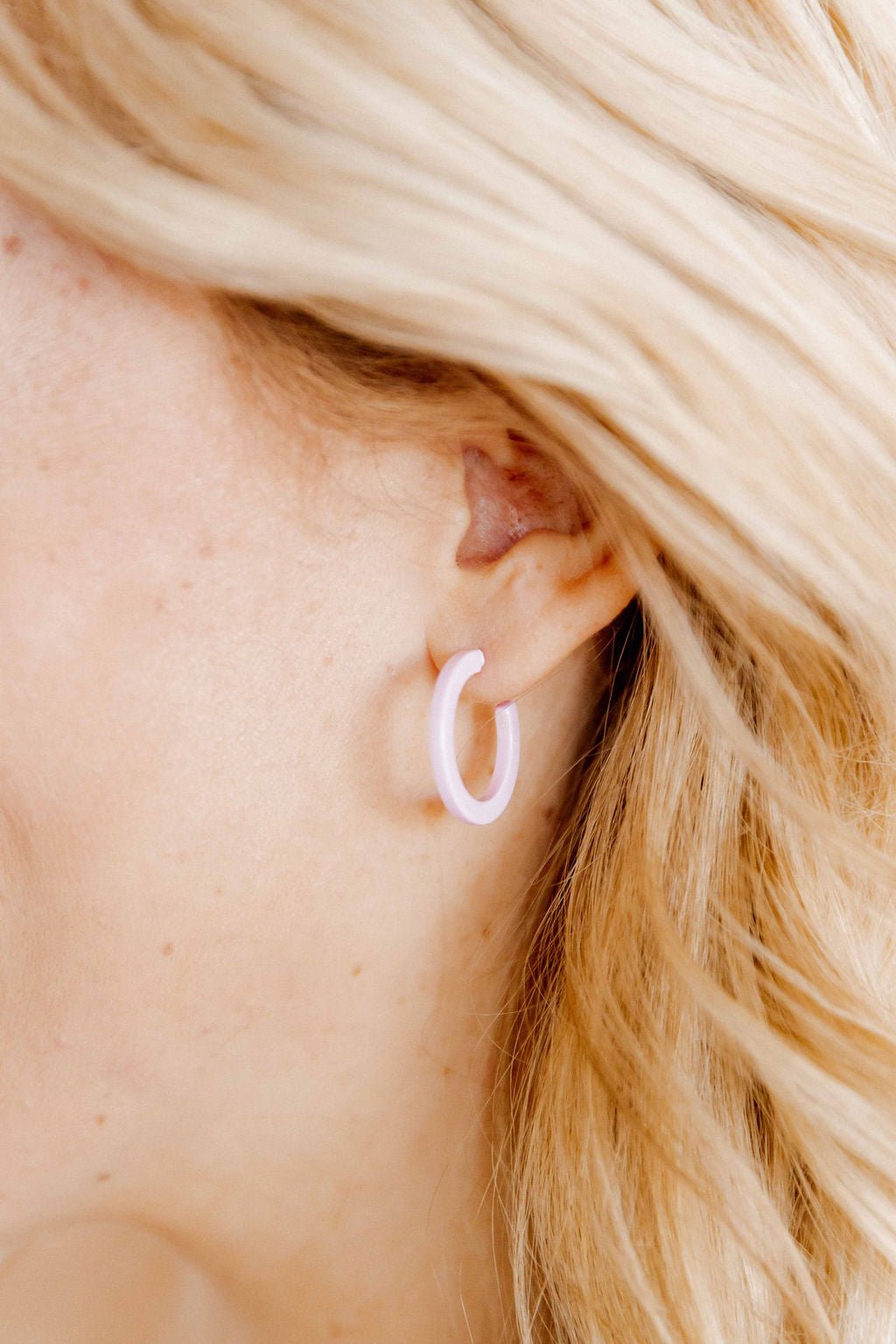 Holly Mini Hoop Earrings - Pink Carnation - LINNY CO WholesaleAcetate