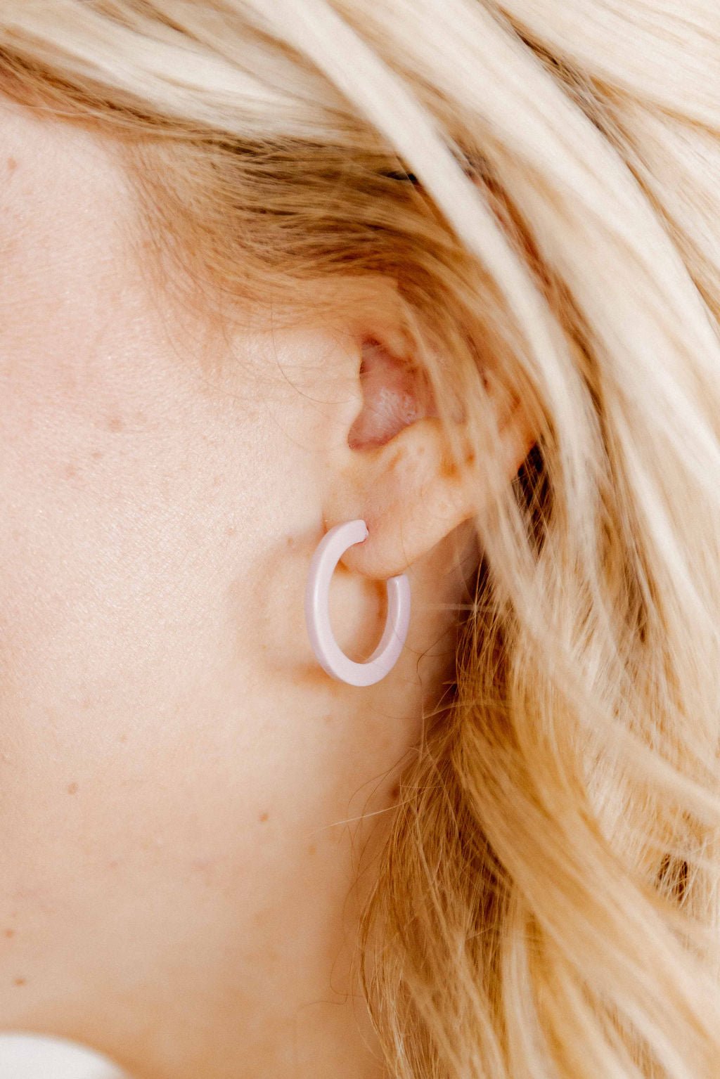 Holly Mini Hoop Earrings - Vintage Rose - LINNY CO WholesaleAcetate