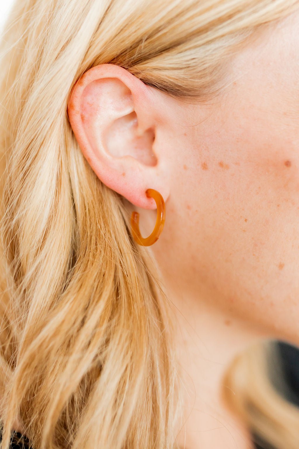 Holly Mini Hoop - Honey - Earrings - LINNY CO WholesaleAcetate