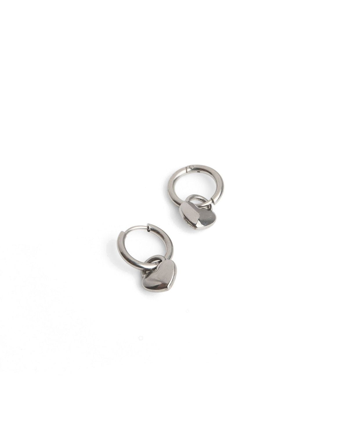 Huggie Charm Earrings - Dakota Heart Silver - LINNY CO Wholesale