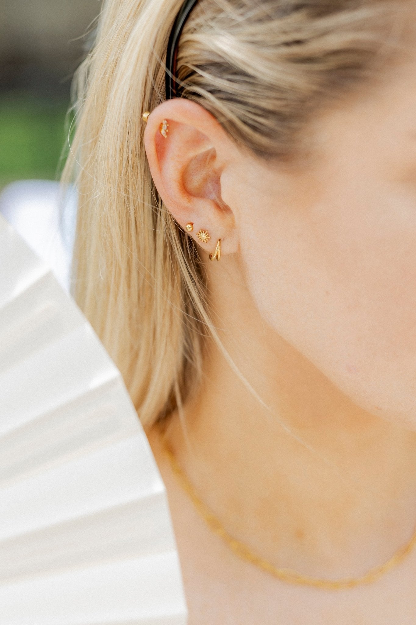Huggie Earrings - Nylah Gold 8mm - LINNY CO WholesaleStuds