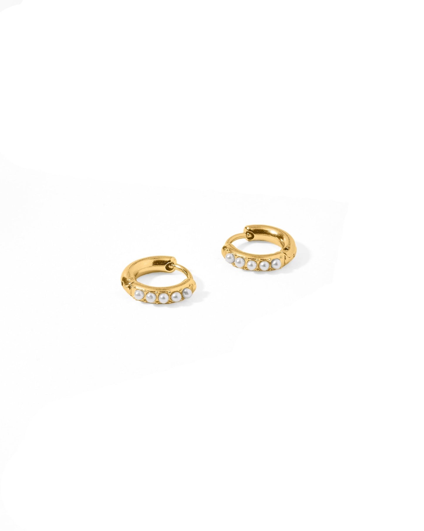 Huggie Earrings - Scarlett Hoop Gold 8mm Pearl - LINNY CO WholesaleStuds
