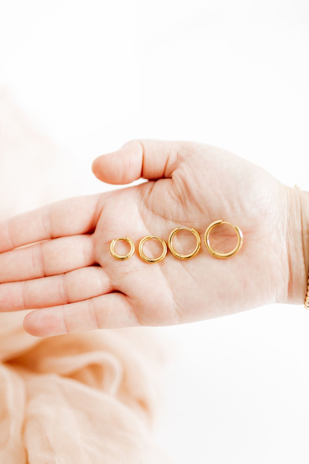 Huggie Earrings - Scarlett Hoop Gold 8mm - LINNY CO WholesaleMetals