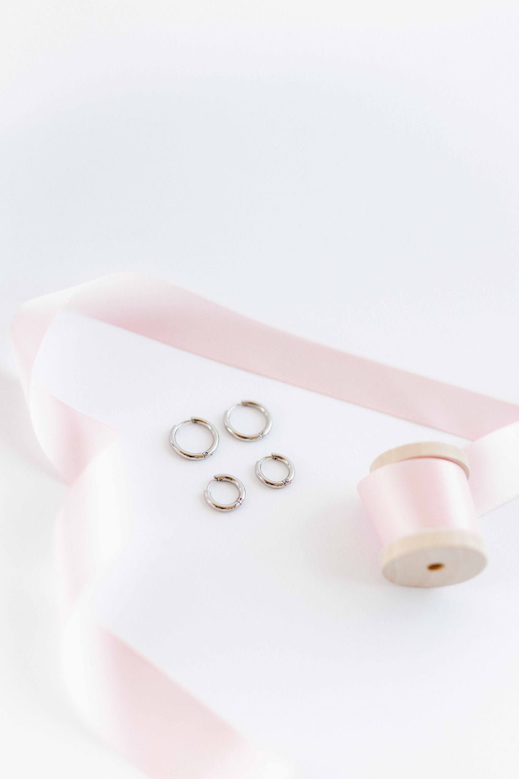 Huggie Earrings - Scarlett Hoop Silver 14mm - LINNY CO WholesaleMetals