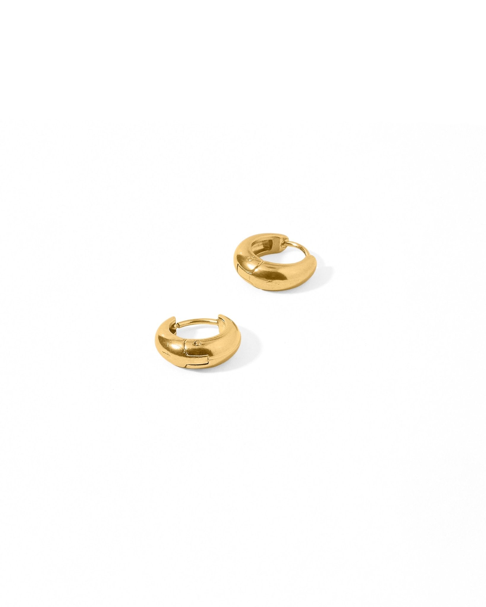 Huggie Earrings - Sunday Hoop Gold 8mm - LINNY CO WholesaleMetals