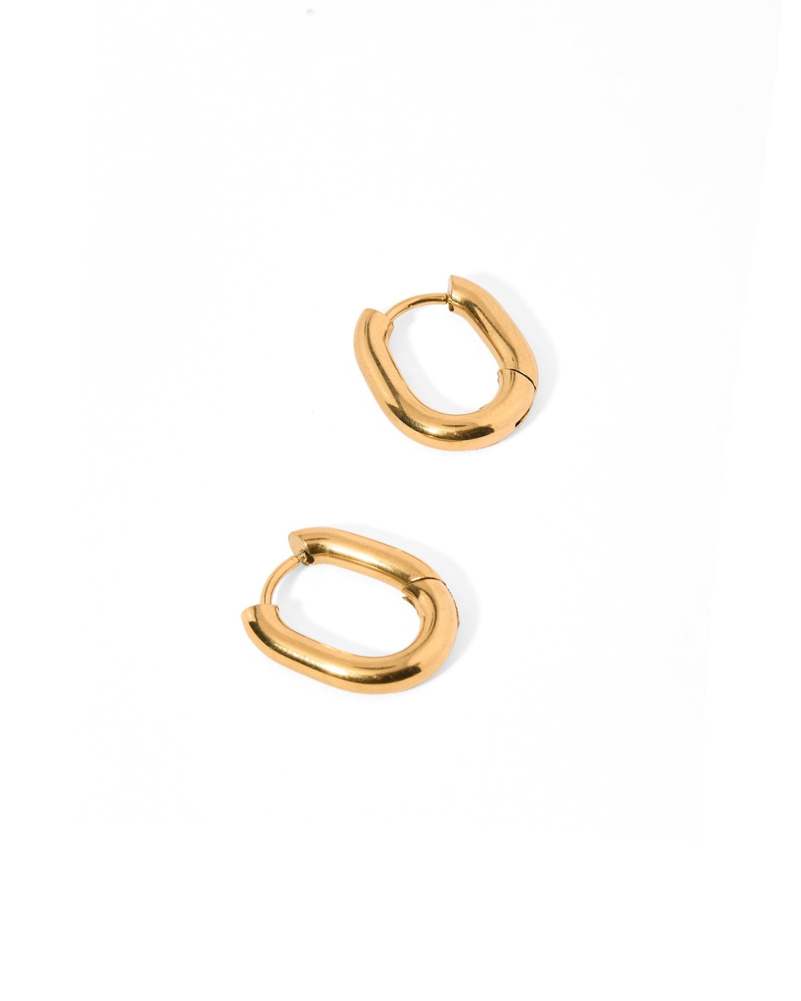 Huggie Earrings - Sutton 16mm - LINNY CO WholesaleStuds