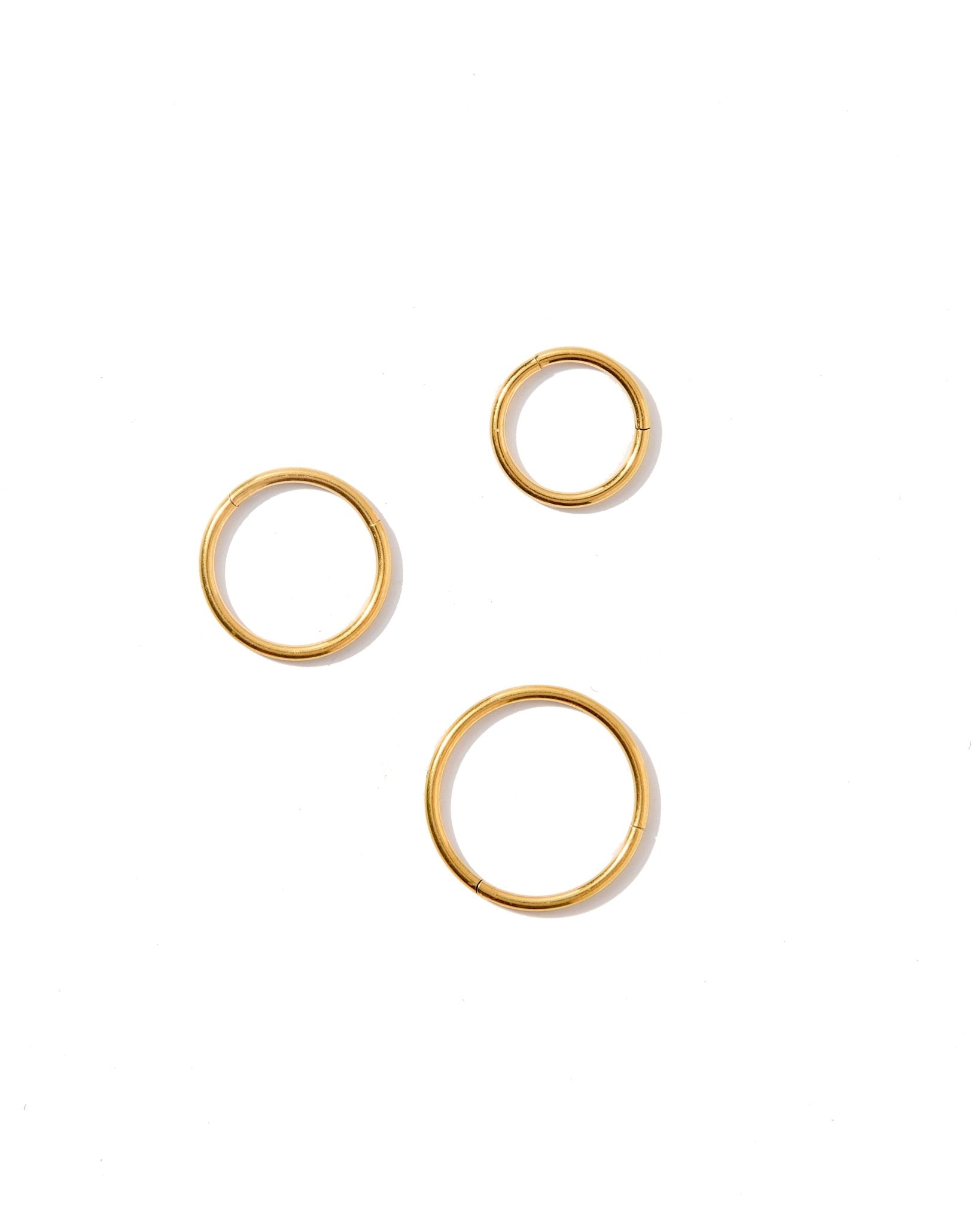 Huggie Infinity Hoop Earrings - Ava Gold 8mm - LINNY CO Wholesale
