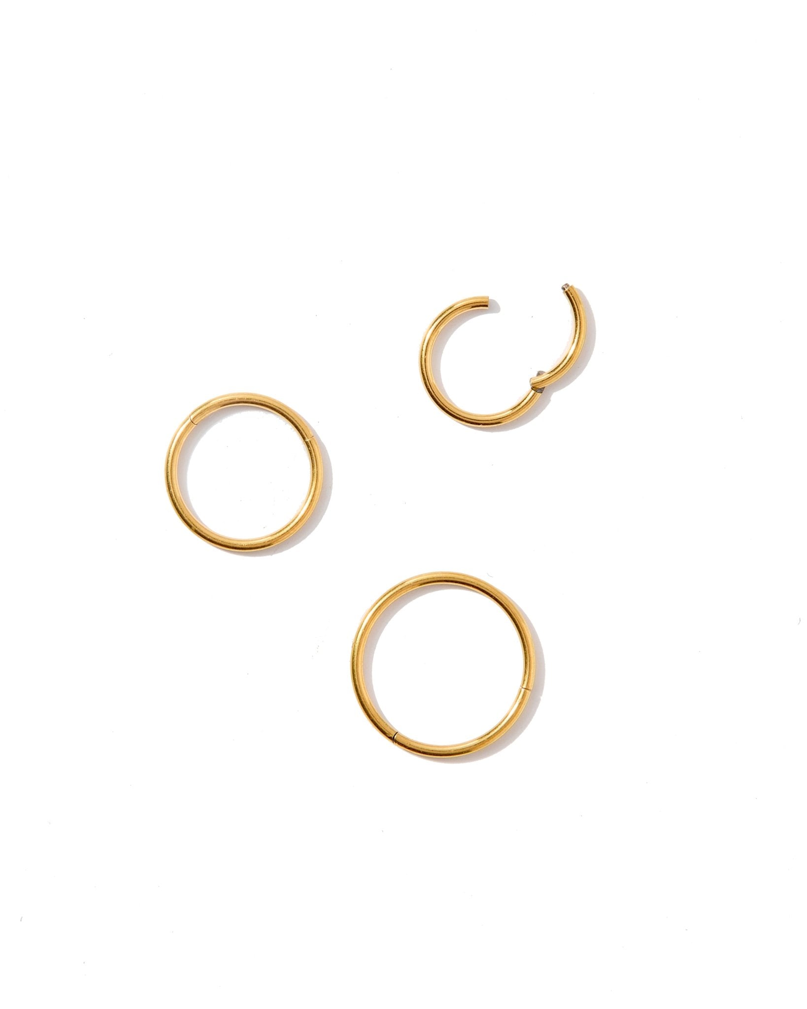 Huggie Infinity Hoop Earrings - Ava Gold 8mm - LINNY CO Wholesale