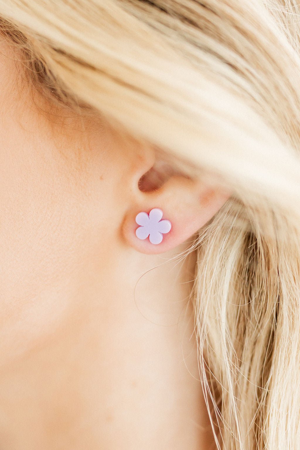 Jenna Flower Stud - Lilac - Earrings - LINNY CO WholesaleAcetate