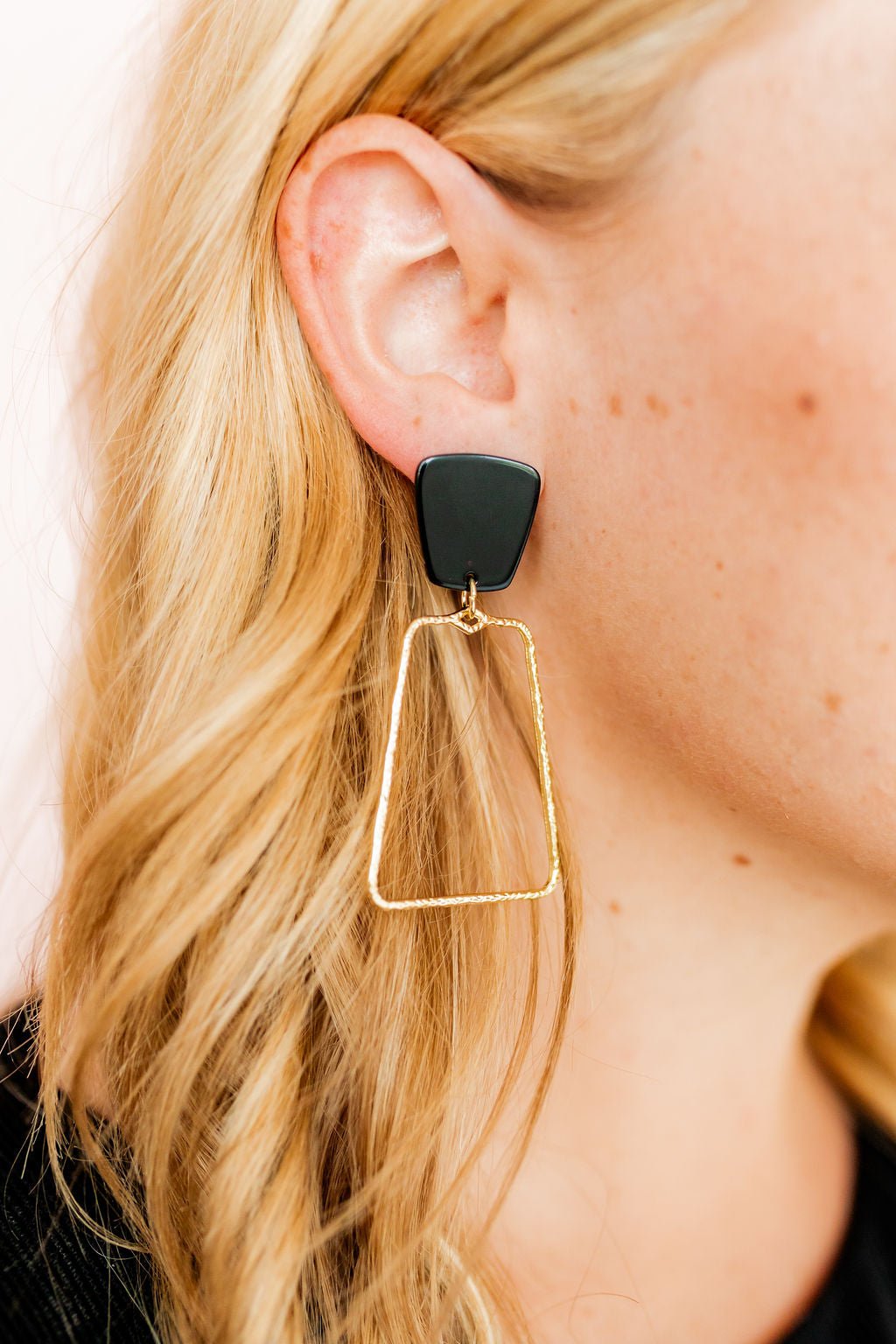 Kaelyn - True Black and Gold - Earrings - LINNY CO WholesaleAcetate