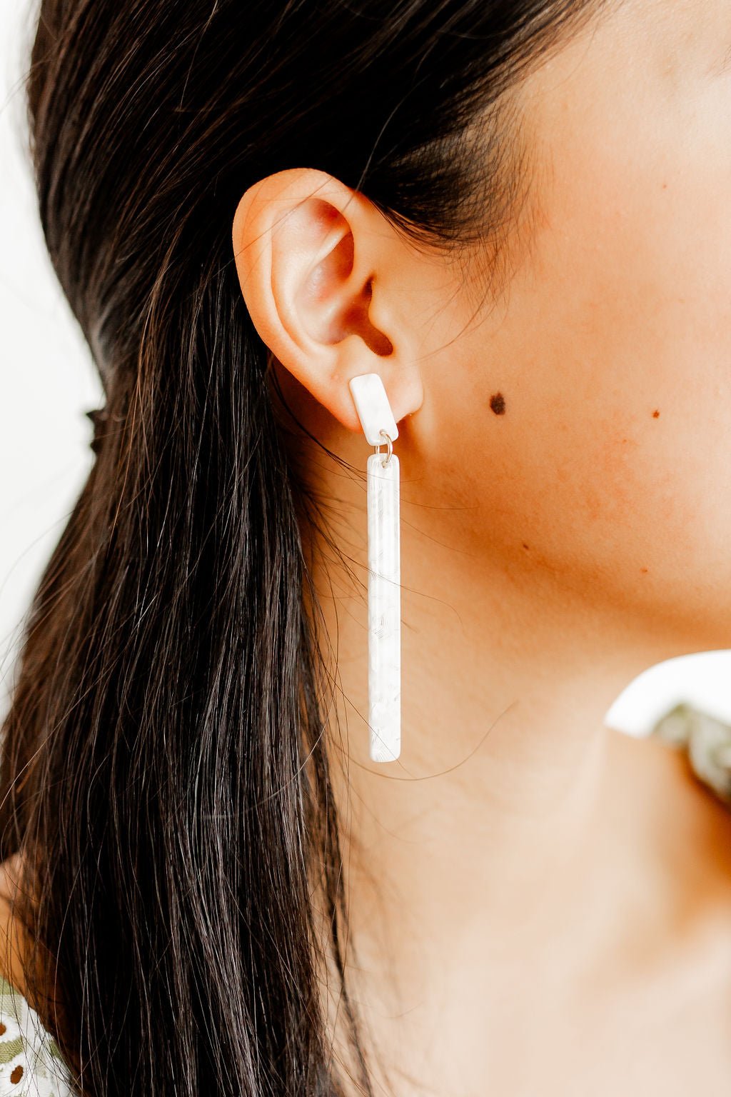 Keli - White Shell - Earrings - LINNY CO WholesaleAcetate