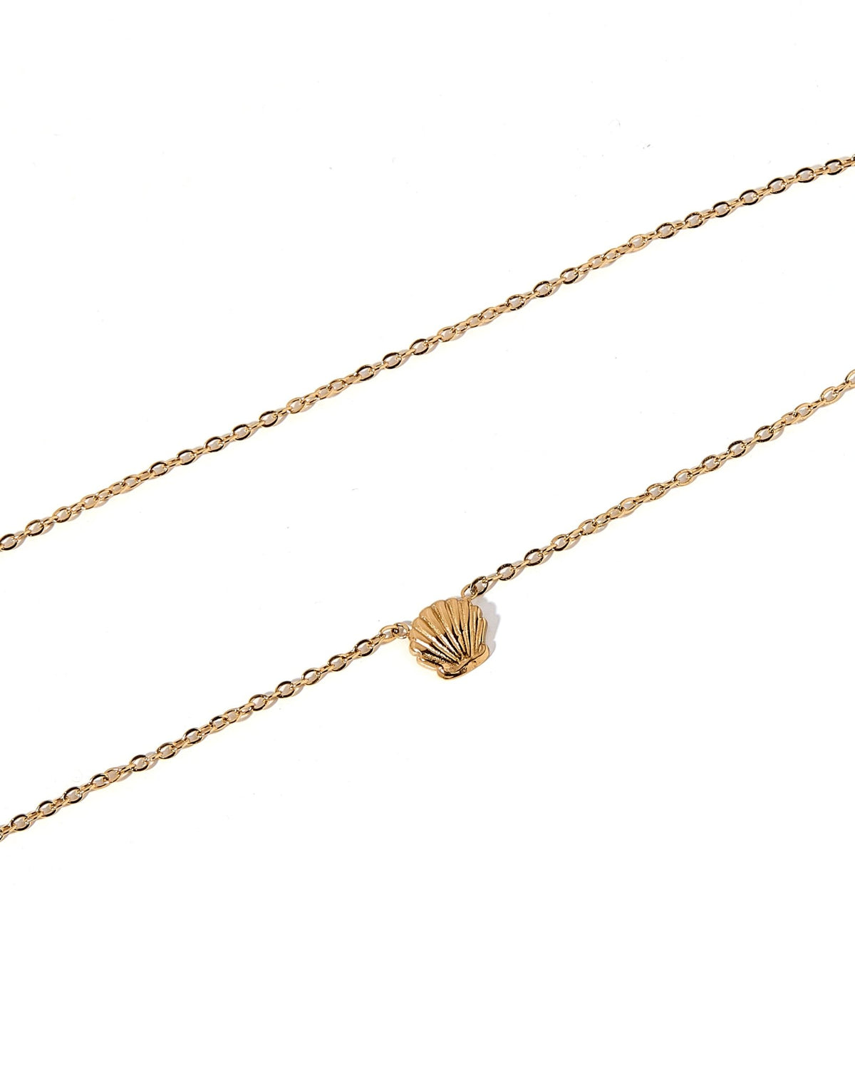 LINNY CO Marina Shell necklace for kids & little girls — hypoallergenic, waterproof stainless steel, detail.