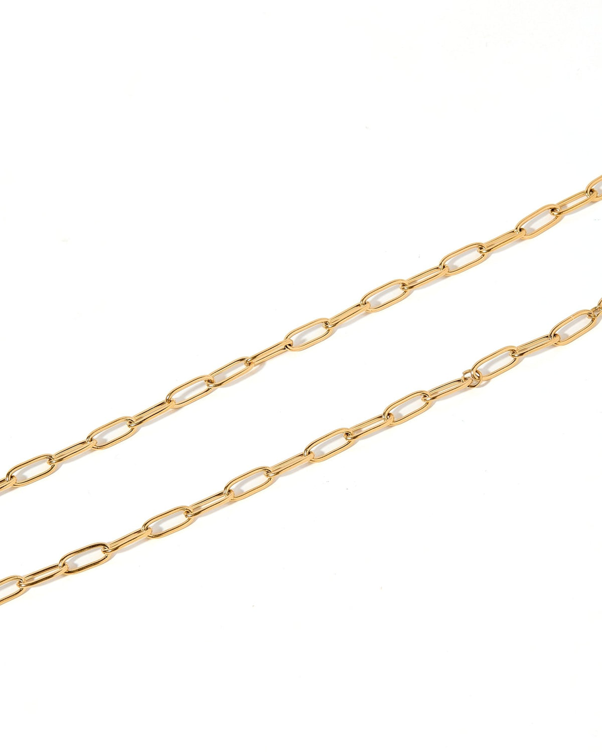 LINNY CO Palmer Paperclip Gold necklace for kids & little girls — hypoallergenic, waterproof stainless steel, detail.