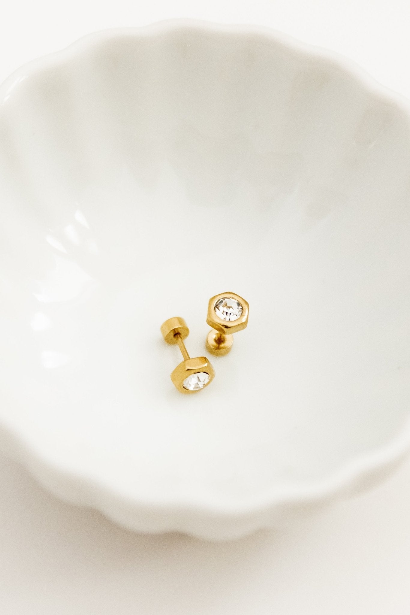 Screwback Stud Earrings - Addison Clear Gold - LINNY CO WholesaleStuds