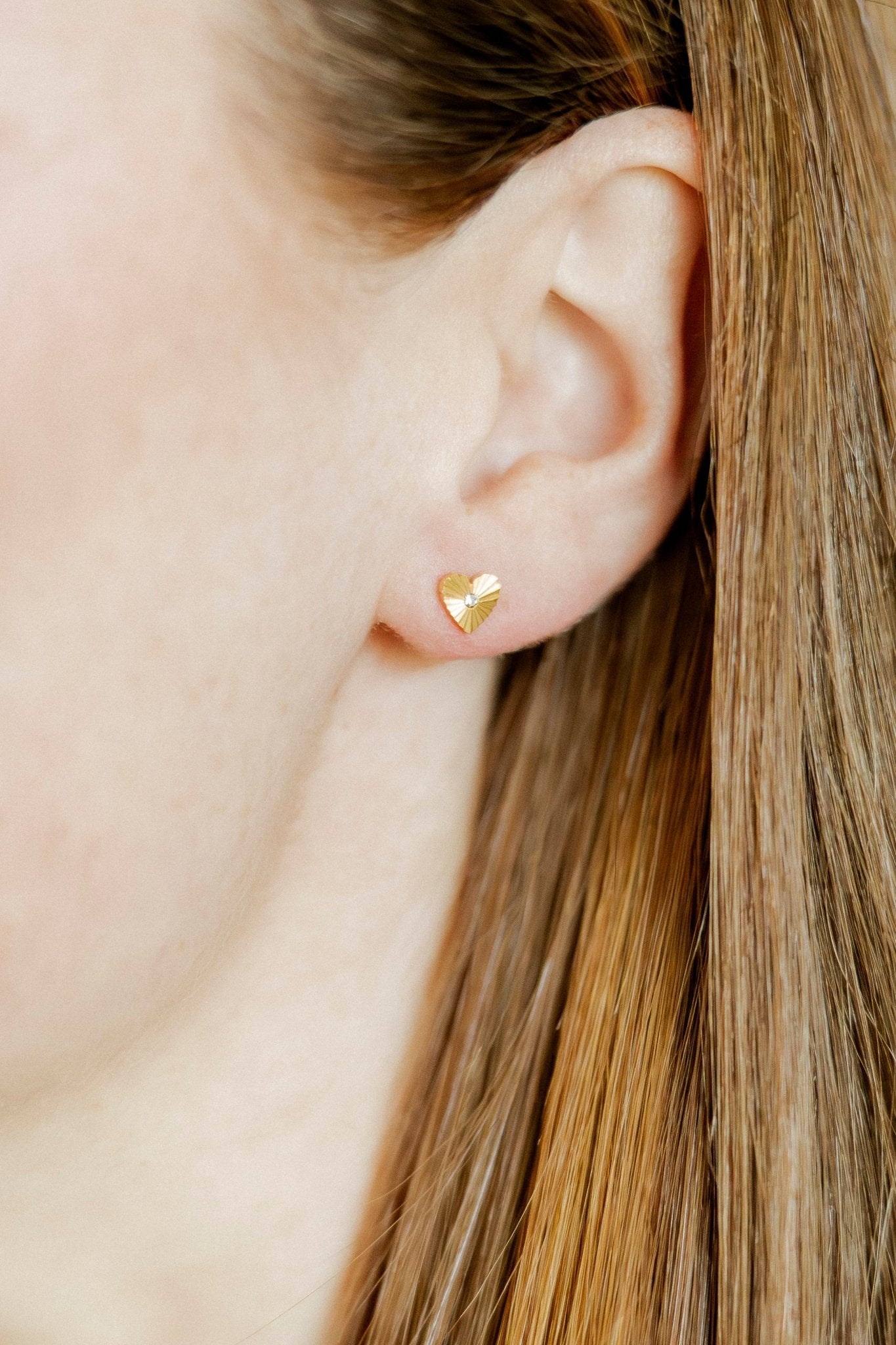 Screwback Stud Earrings - Andrea Heart - LINNY CO WholesaleStuds