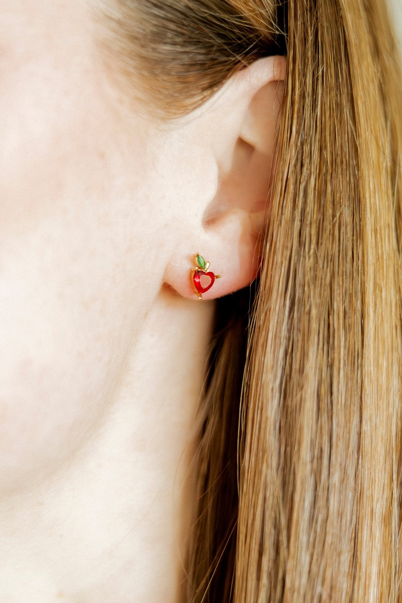 Screwback Stud Earrings - Apple - LINNY CO WholesaleStuds