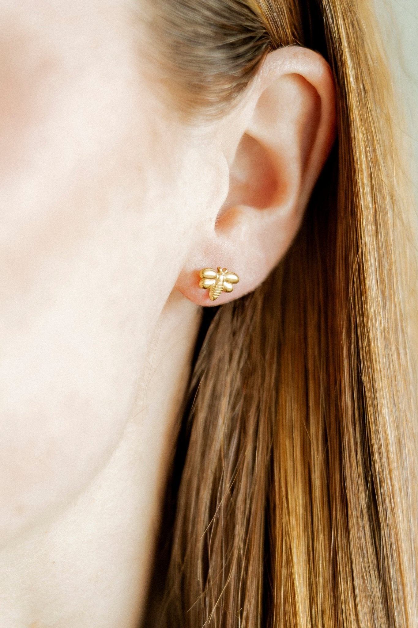 Screwback Stud Earrings - Bumble Bee - LINNY CO WholesaleStuds
