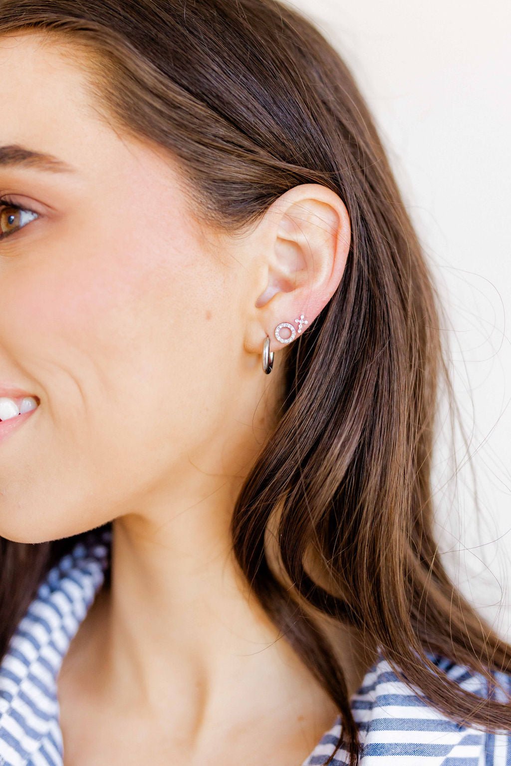 Screwback Stud Earrings - Clara Cross Silver Sparkle - LINNY CO WholesaleStuds