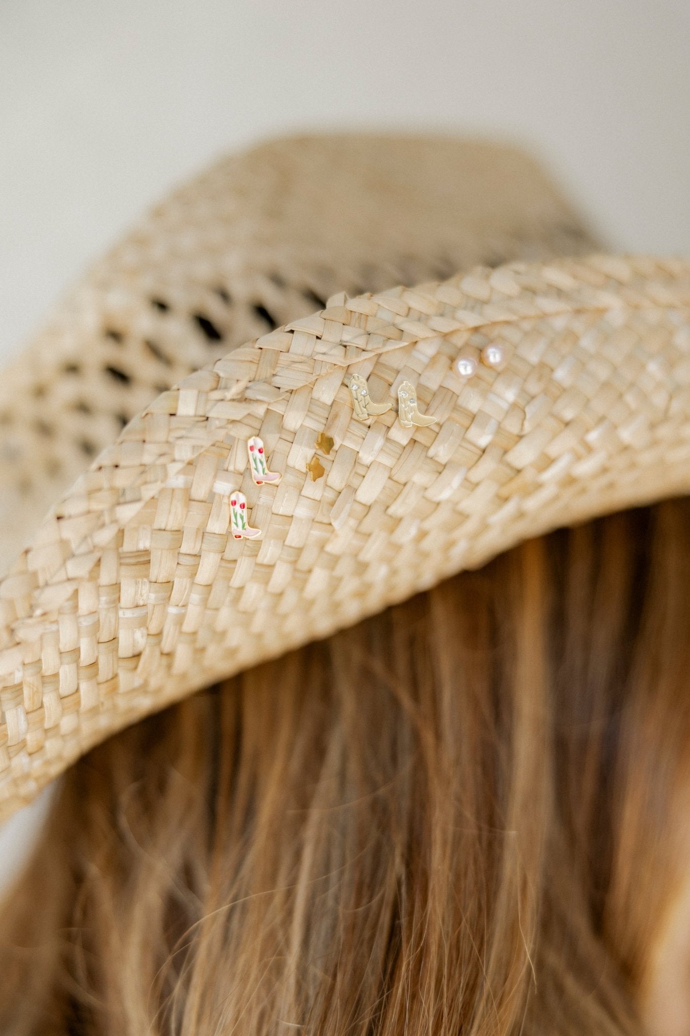 Screwback Stud Earrings - Daisy Cowgirl Boot - LINNY CO WholesaleStuds