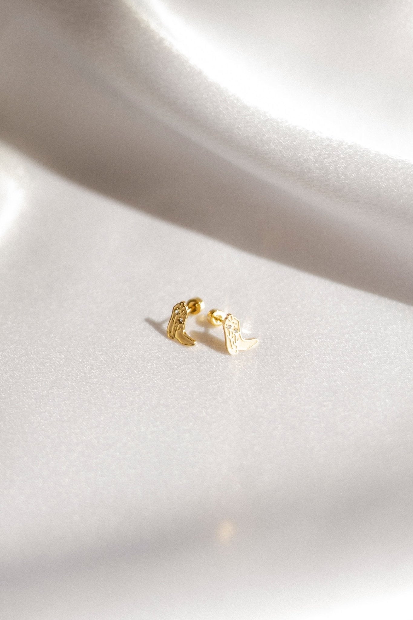 Screwback Stud Earrings - Daisy Cowgirl Boot - LINNY CO WholesaleStuds