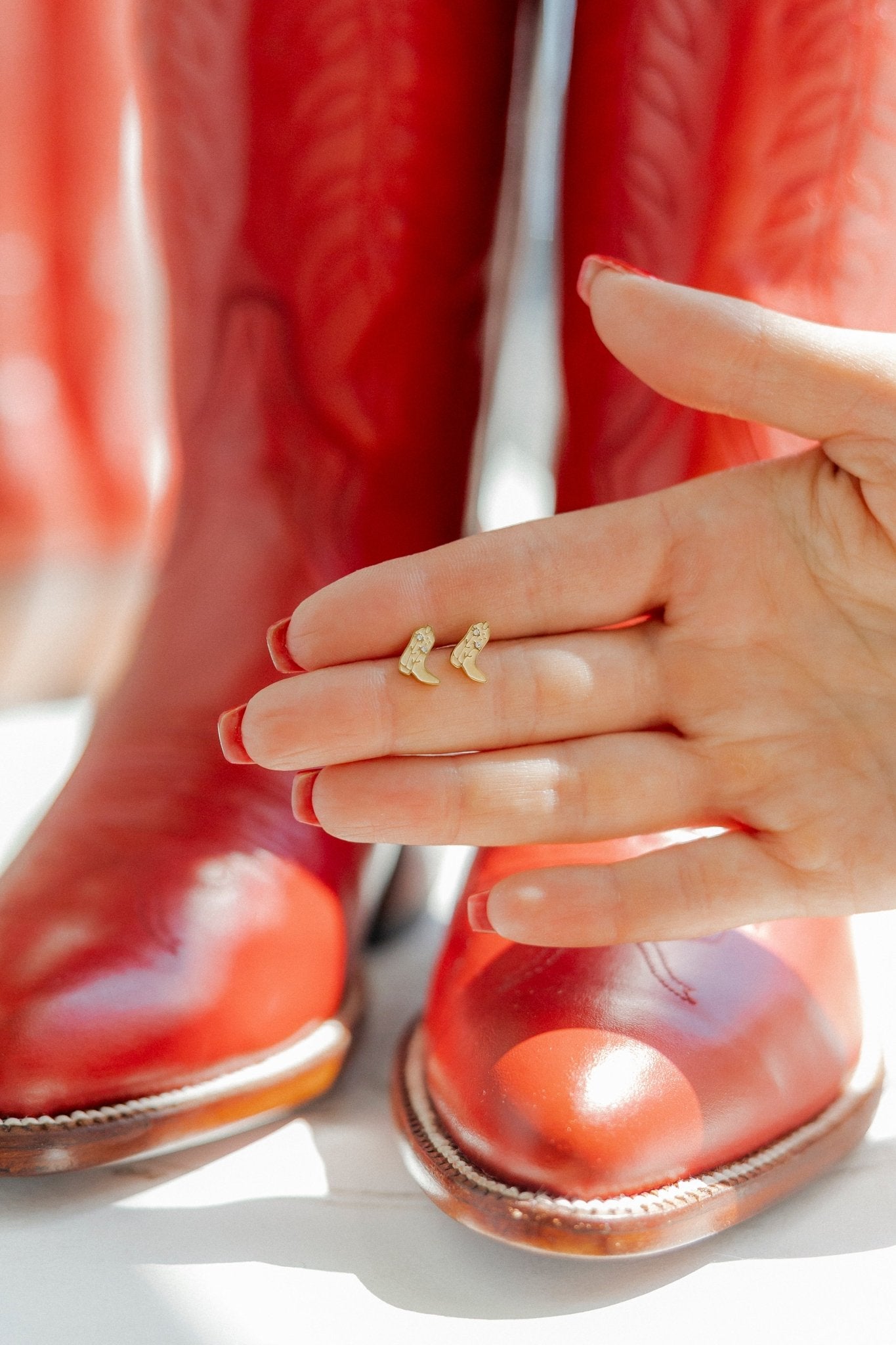 Screwback Stud Earrings - Daisy Cowgirl Boot - LINNY CO WholesaleStuds