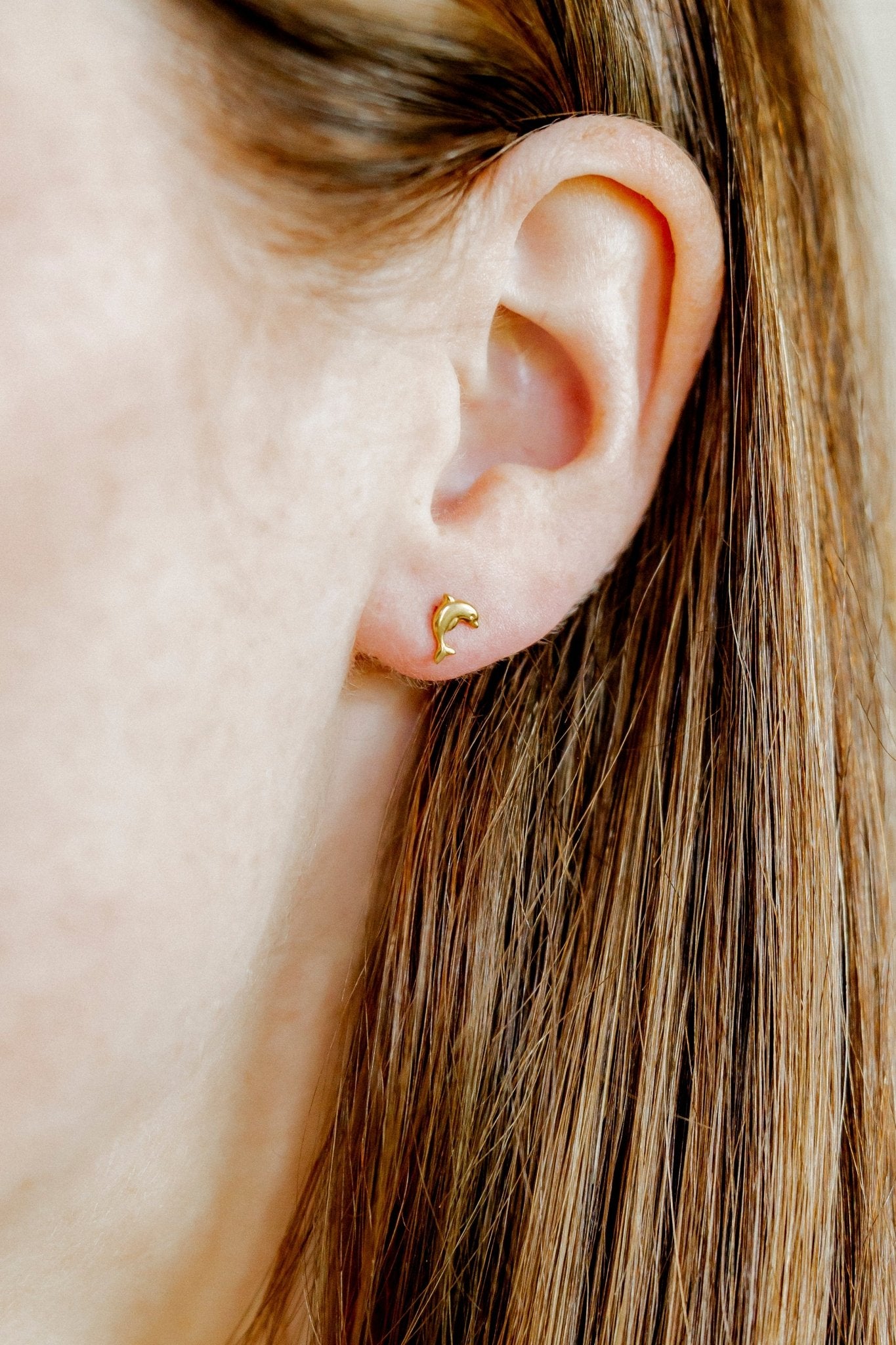 Screwback Stud Earrings - Dolphin Gold - LINNY CO Wholesale