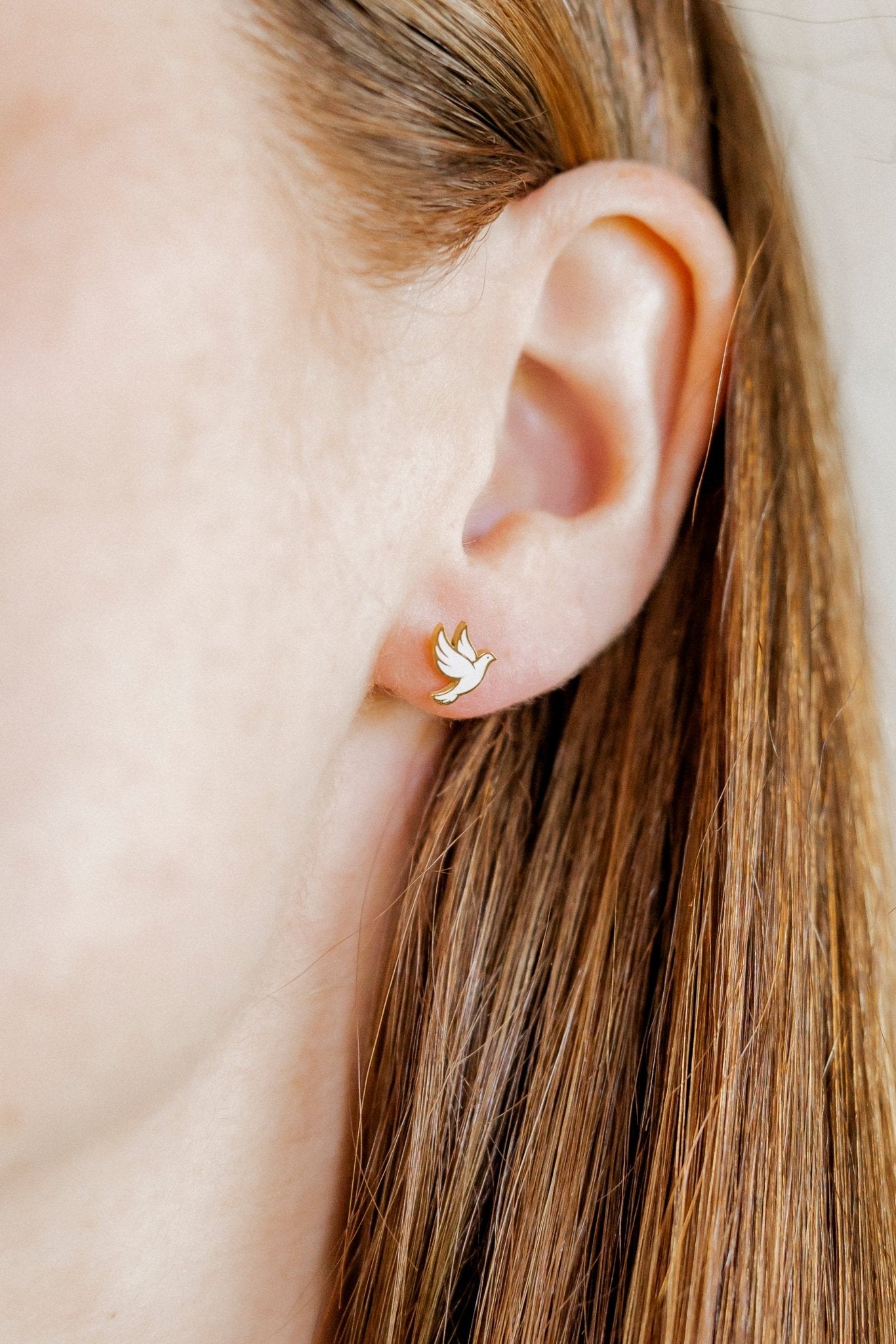 Screwback Stud Earrings - Dove - LINNY CO WholesaleStuds